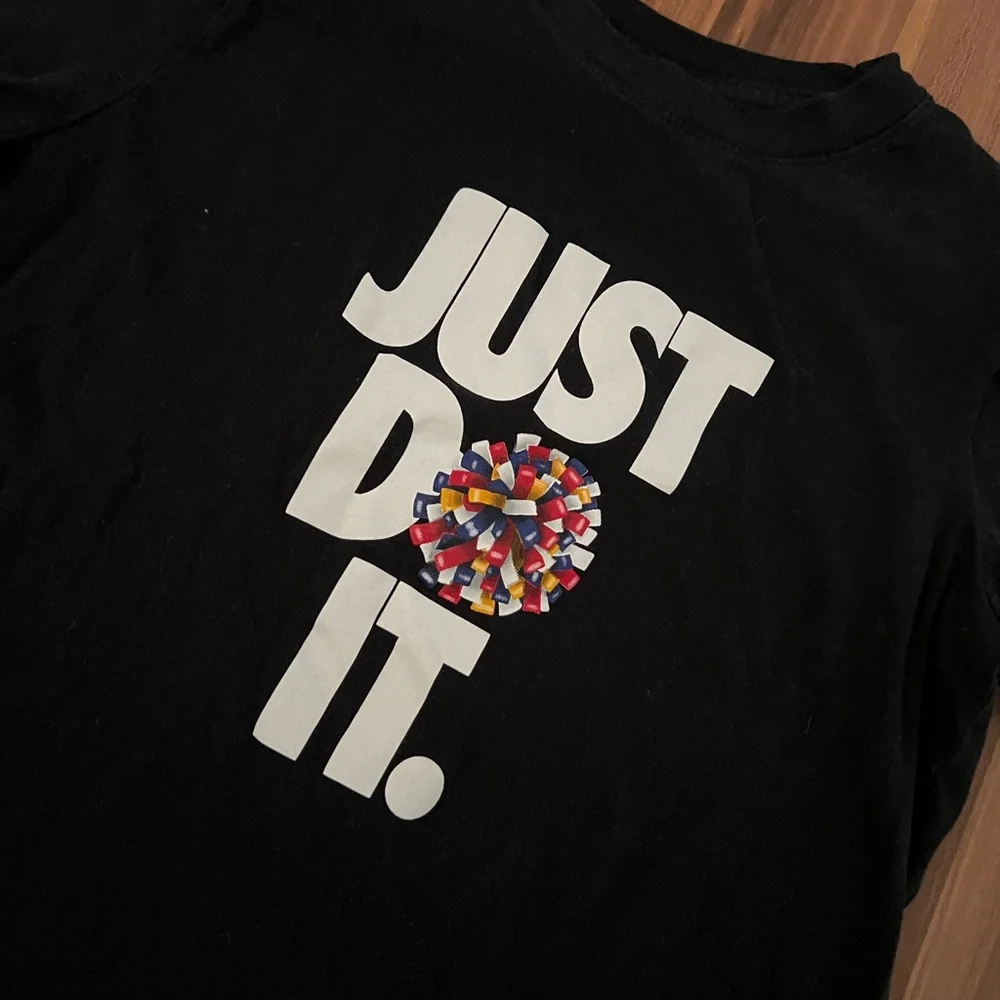 Girls Nike Tee